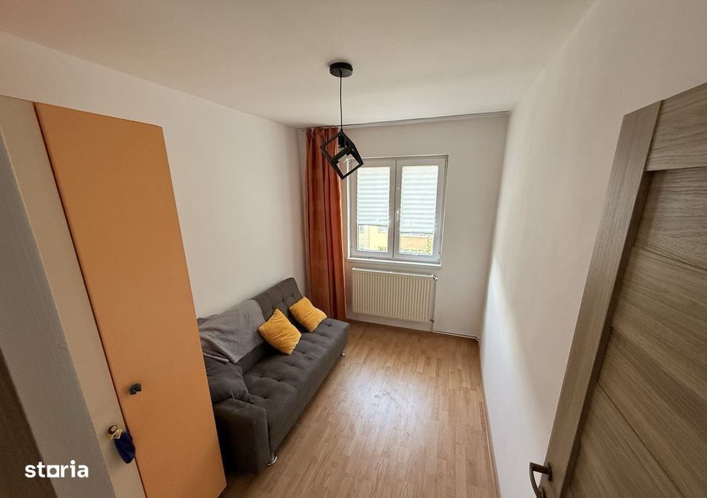 Apartament 3 camere renovat Petru Dobra balcon etaj 3 - de inchiriat