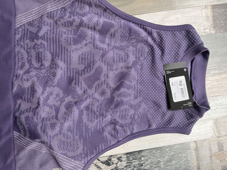 Under Armour crop top