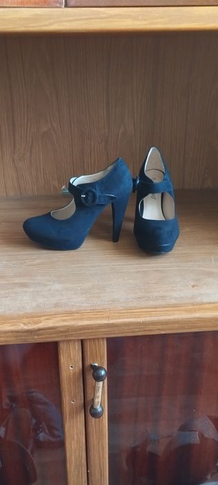 Продаю летнюю обувь