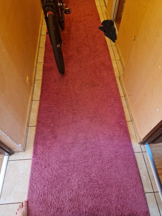 Продавам използвани Килими и пътеки . Про закупуване на куп може да се