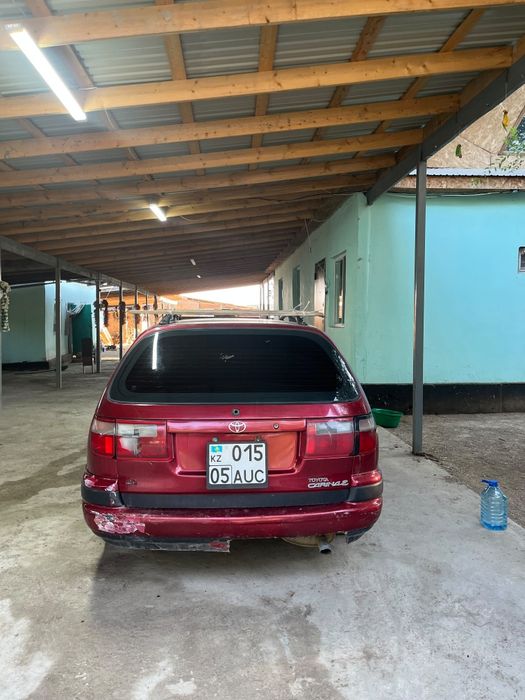 Toyota Carinaa E