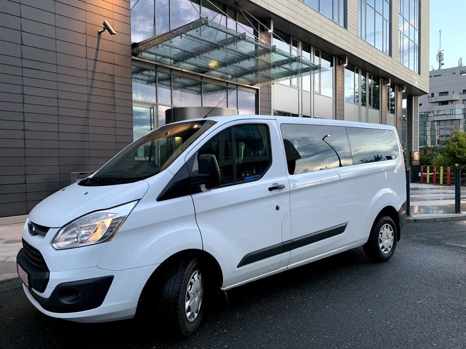 Inchiriere microbuz 9 locuri – FĂRĂ ȘOFER | Ideal pentru vacanțe în familie!  *preturi de la 70€/zi