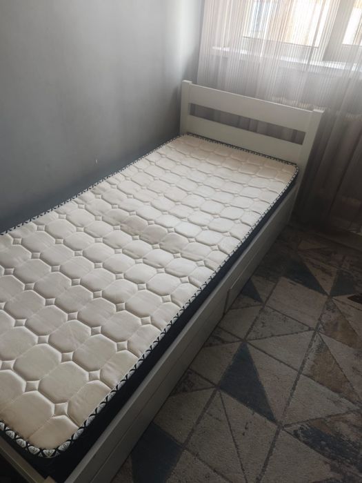 Продам кровать срочно односпальное