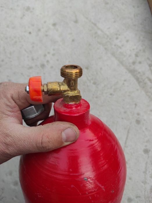Газовый баллон 2л. маленький