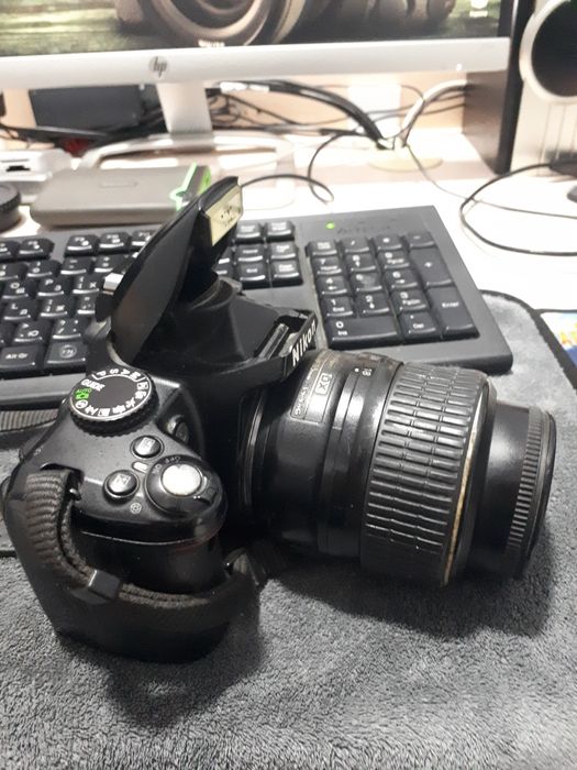 Nikon d3000 fotoaparat sotiladi   zaryadnik 2gb fleshka