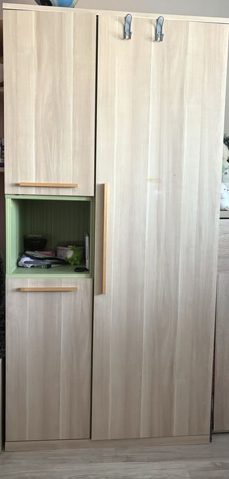 Подарявам детски гардероб и шкаф