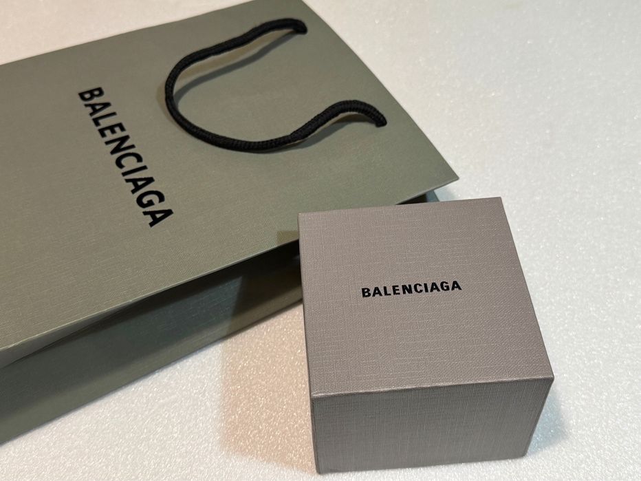 Balenciaga double B гривна