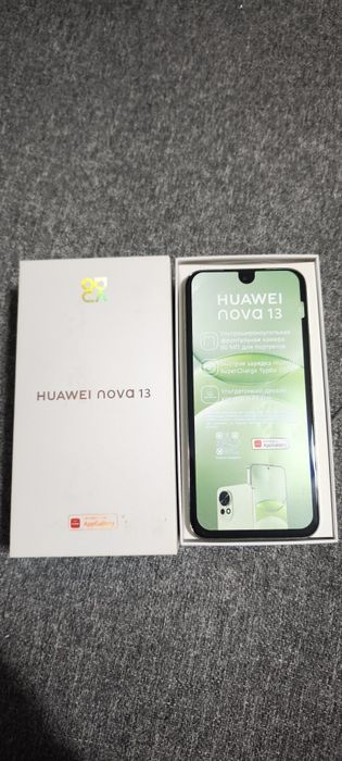 Телефон Huawei nova 13