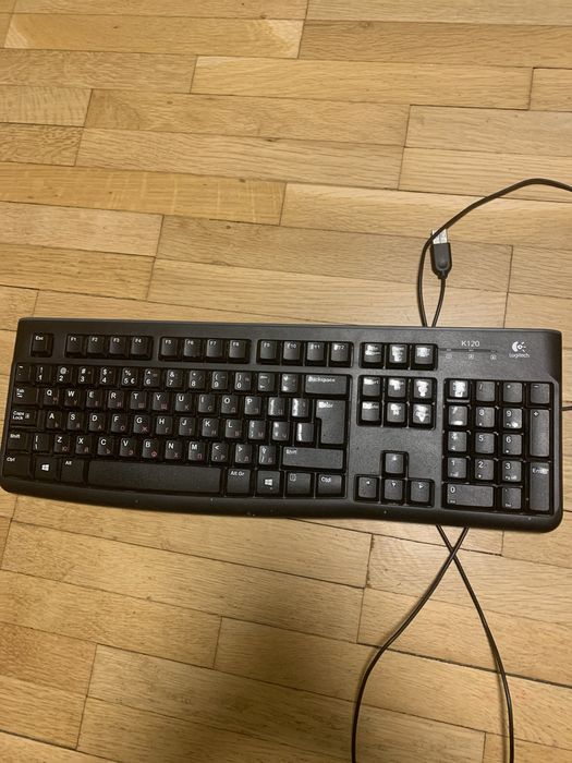 Logitech клавиатура