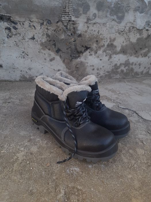 Продаётся спецобувь