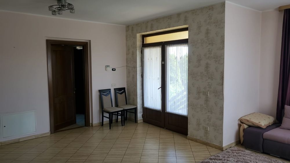 Garsoniera de inchiriat 45mp-200 euro/luna