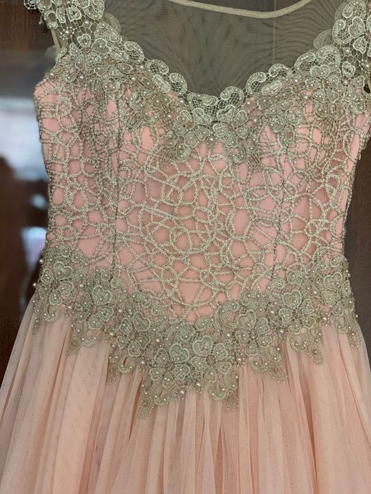 Къса бална рокля