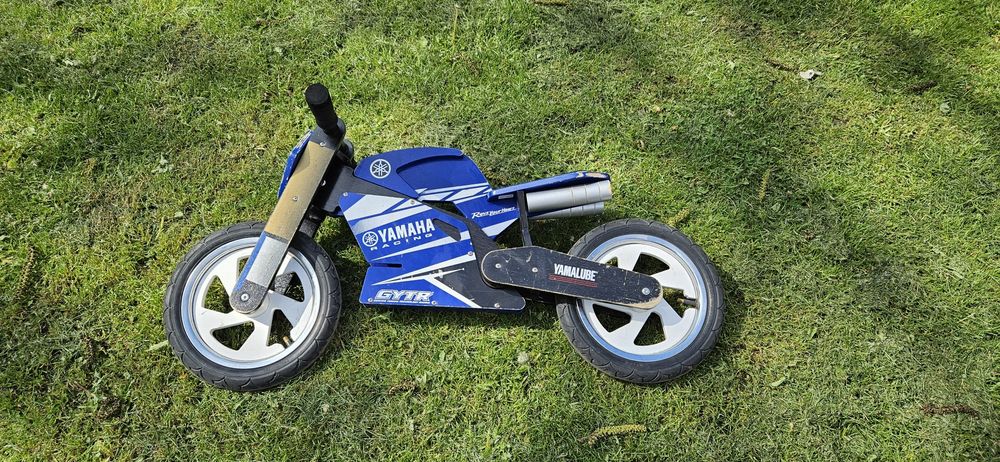 Bicicletă ediție limitată Yamaha Racing