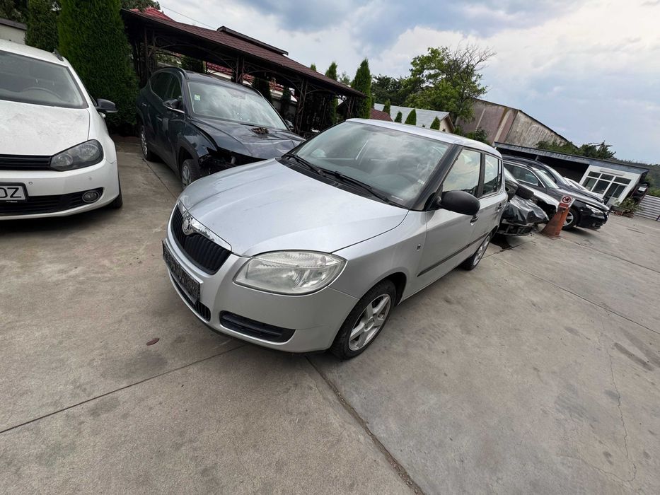 Dezmembram Skoda Fabia 2007-2014 1.2 CHF
