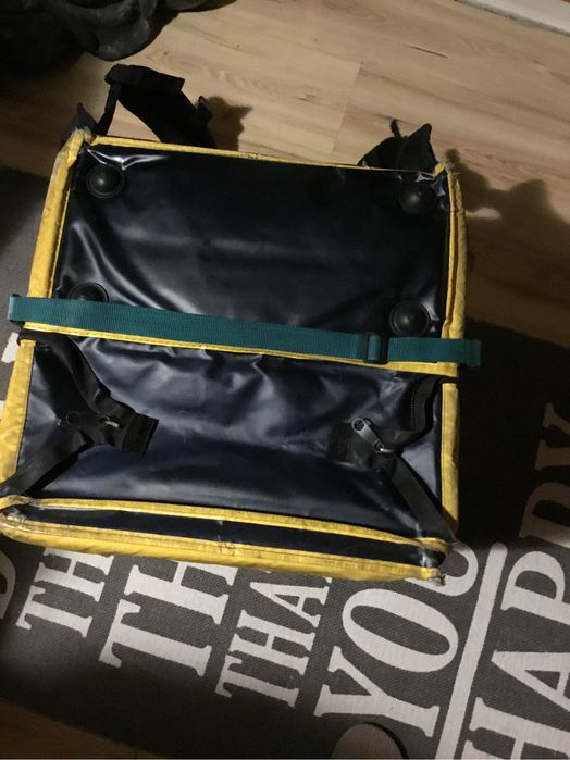 Geanta glovo bolt wolt etc curier pret fix fix