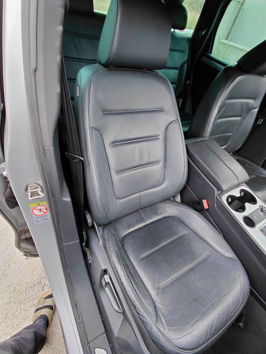 Dezmembrez vw touareg 3.0 7p cjma  crca