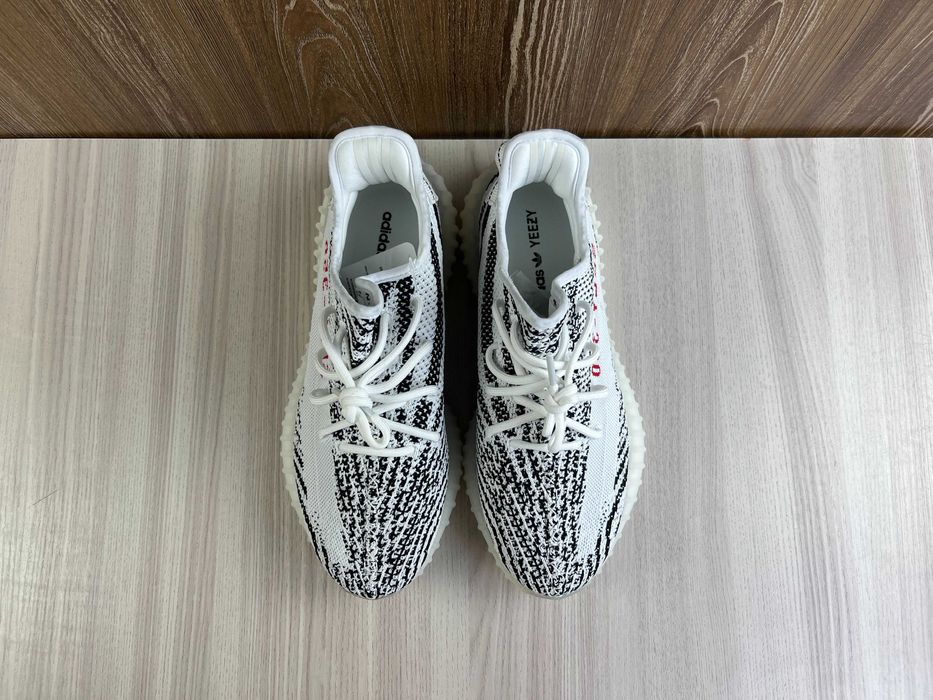 Нови Yeezy Boost 350 V2 Zebra