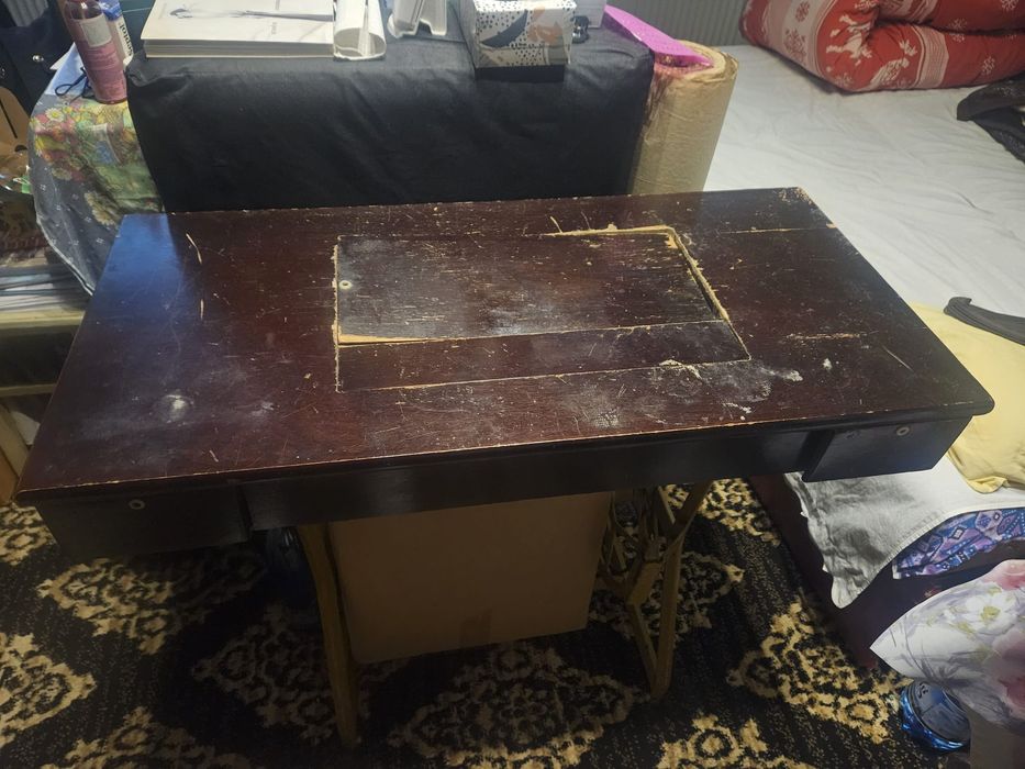 Vând mașină de cusut Ileana