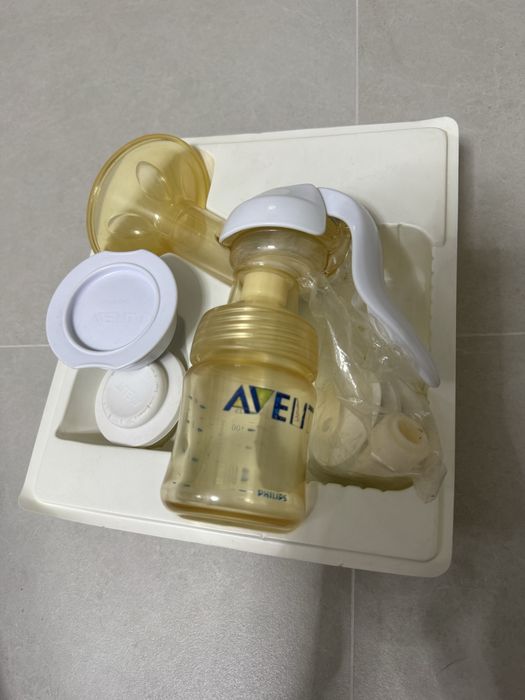 Продам ручной молокоотсос Avent