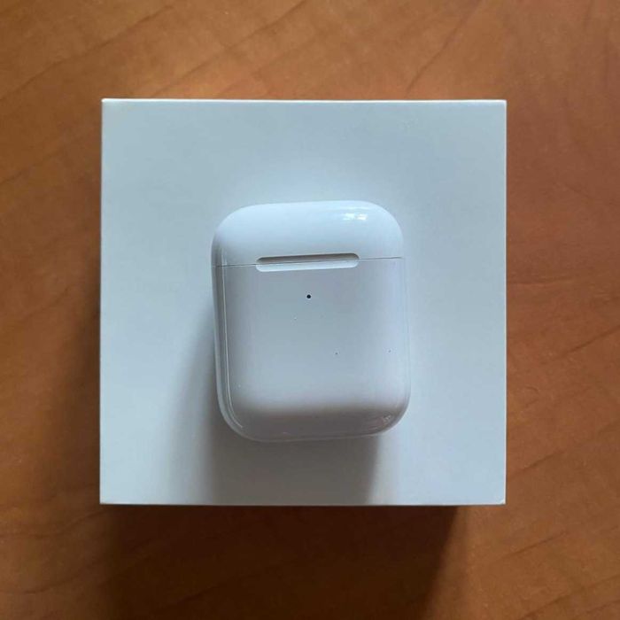 Apple AirPods 2 Wireless Charging Case cu husă Red Bull