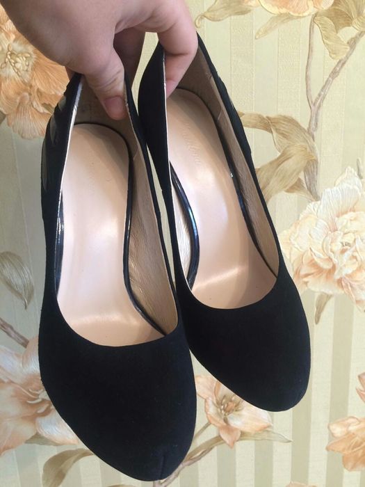 Продам туфли замшевые