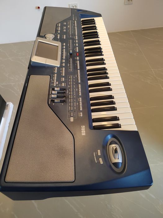 Vand orgă KORG PA800