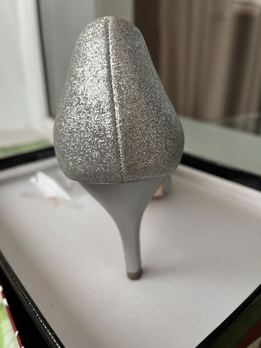 Продам туфельки