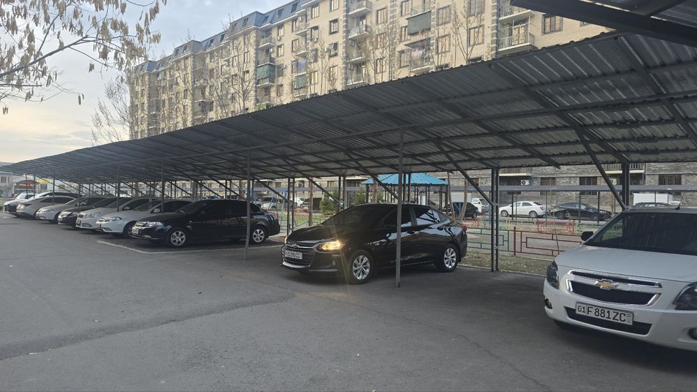 Yangi Hayot tumani 3A 23a-11  3 xonali uy sotiladi