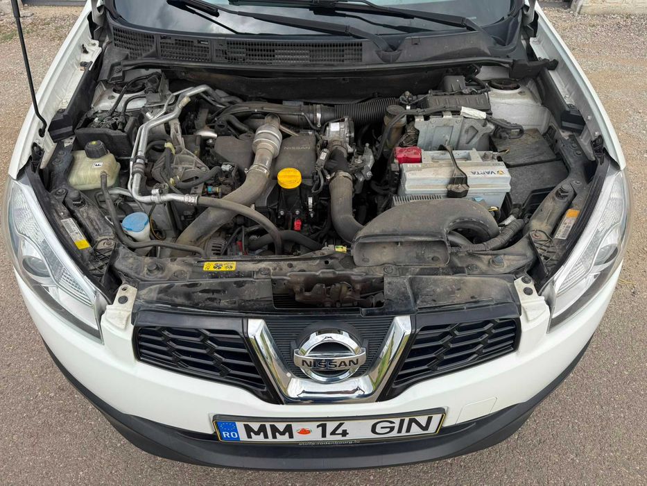 Nissan Qashqai an 2011 usor avariat