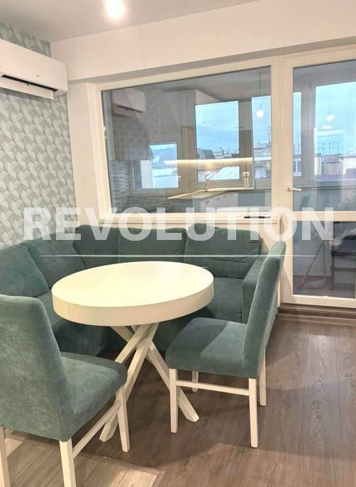 Дава се под наем Мезонет в Варна, Цветен квартал - 90 кв.м за 722.67 € - Снимка #1