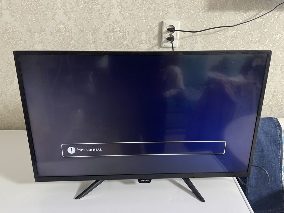 Телевизор philips 82диагональ