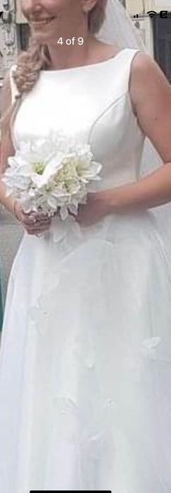 Rochie mireasă+voal+pantofi+buchet crini artificiali
