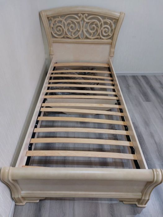 Продам кровать 90х200