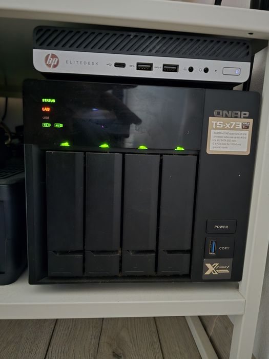 NAS Profesional QNAP TS-473 (32GB RAM, 16TB HDD, 2TB SSD Cache, 2.5GbE)