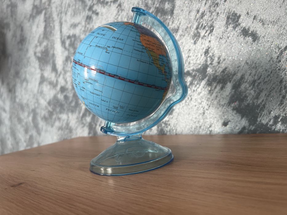 Vând glob pământesc pușculiță