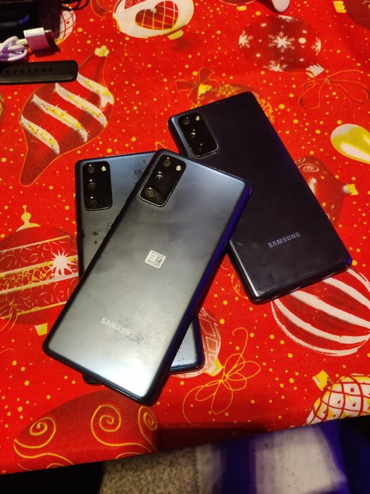Samsung  galaxy  S20 FE 5 G men 128 gb si 6 gb rami pret bucata