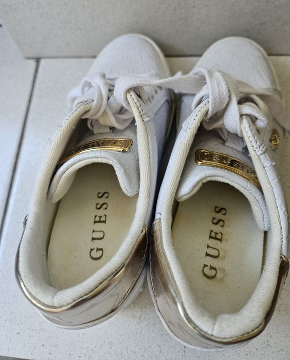 Adidasi Guess, nr.36