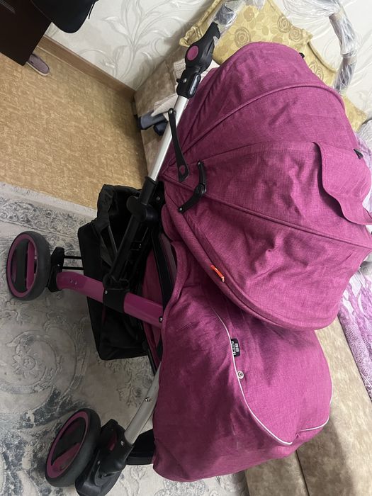 Продаётся коляска и ходунки детские
