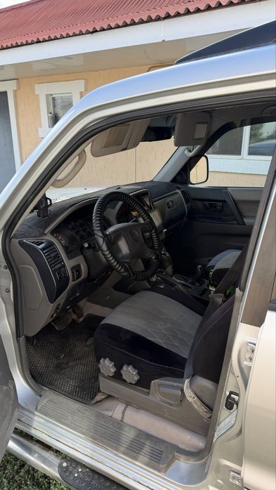 Mitsubishi Montero 2001