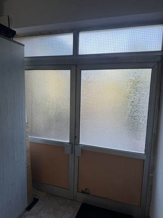 Usa aluminiu second hand in stare foarte buna