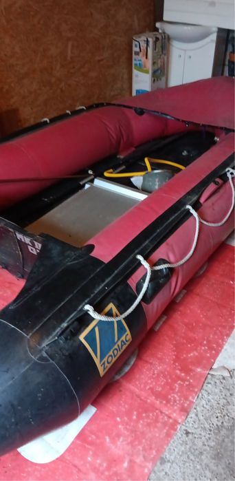 Barcă pneumatică Zodiac – 4 metri podină aluminiu – completă