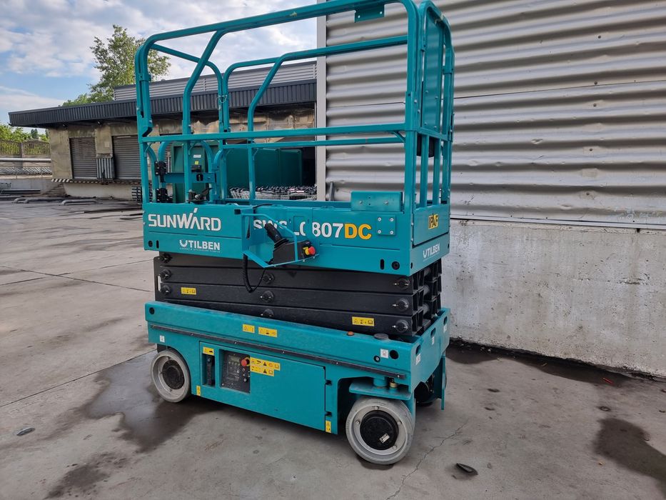 Închiriez nacela foarfeca