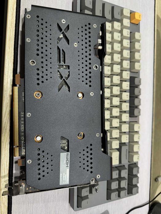 Продам видеокарту XFX RX 6600 XT 8GB