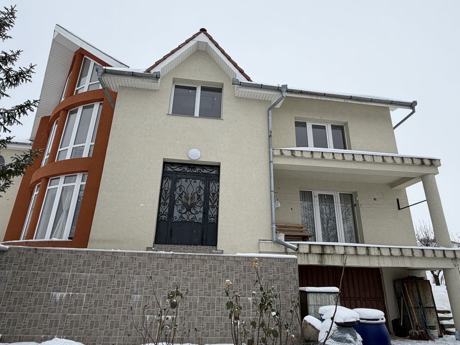 Vand Casa Zona De Dealuri