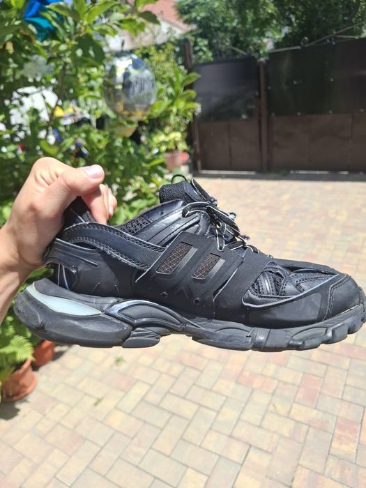 Balenciaga track