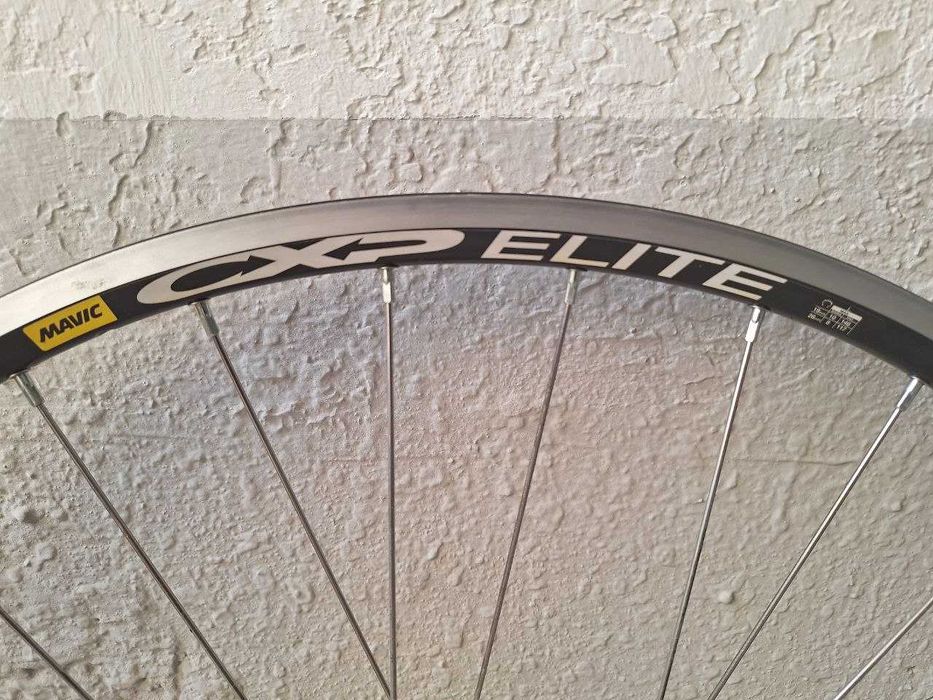 Кастомный шоссейный вилсет Mavic.