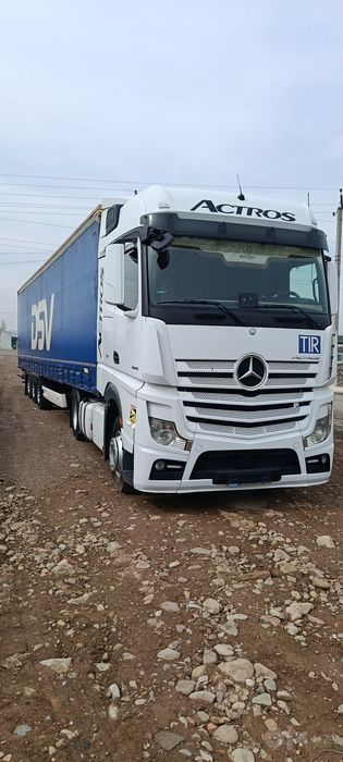 Mersedes BENS aktros