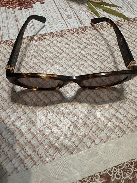 Продавам слънчеви очила Miu Miu