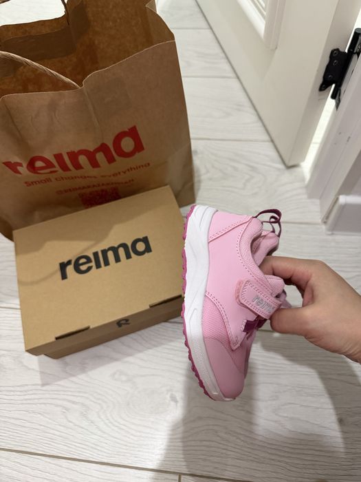 Продам кроссовки Reima