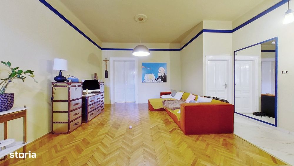 Apartament modern cu 3 camere intr-o cladire istorica, la 300 m de Pri